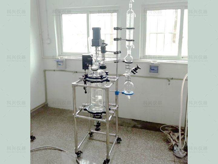 上?？婆d儀器與四川某大學(xué)合作現(xiàn)場